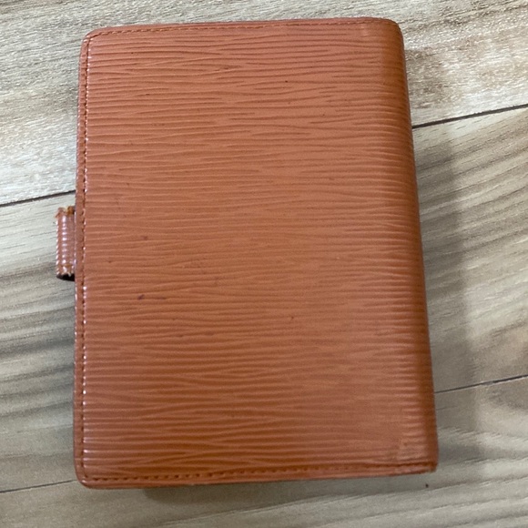 Sold - Picture 5 of 11